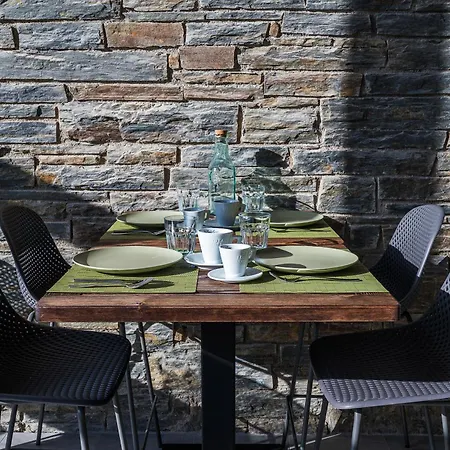 فندق Hotel Llivia ييفيا