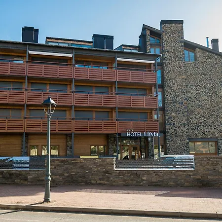 Hotel Llivia ييفيا