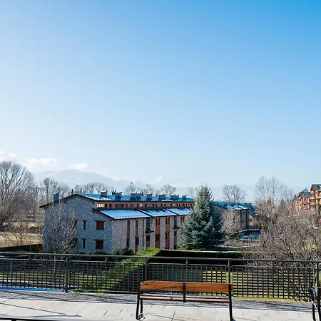 فندق Hotel Llivia 3*