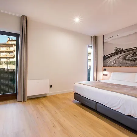فندق Hotel Llivia