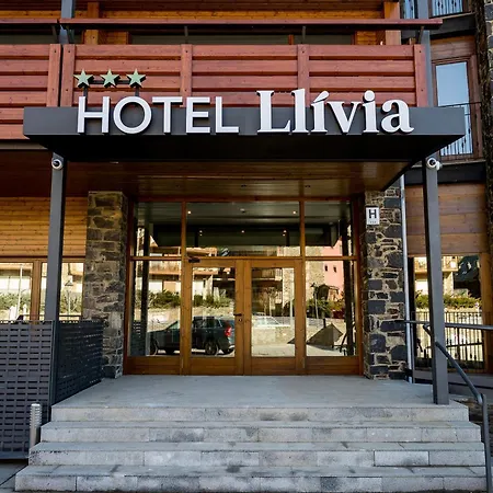 Hotel Llivia فندق 3*